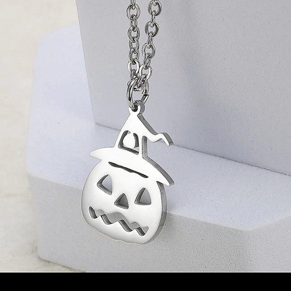 Women Halloween Hollow Out Pumpkin Head Pendant Necklace - Picture 2 of 4